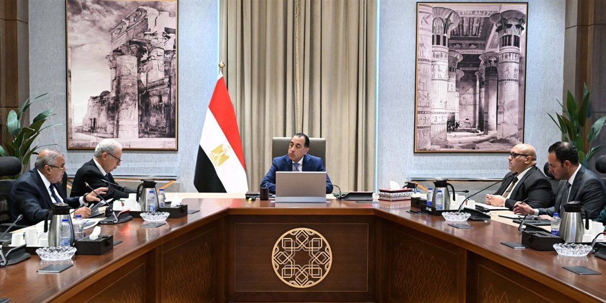 اجتماع رسمي يناقش دور القطاع الخاص في شركات الدولة