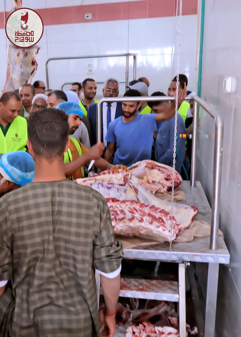 جمعية الأورمان تبدأ ذبح 40 عجلًا في مجزري سوهاج وطما