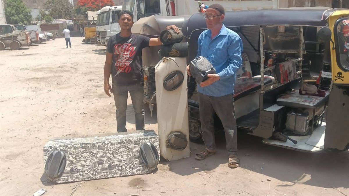 محافظ الدقهلية يتابع حملة لمواجهة أجهزة الصوت بميت غمر