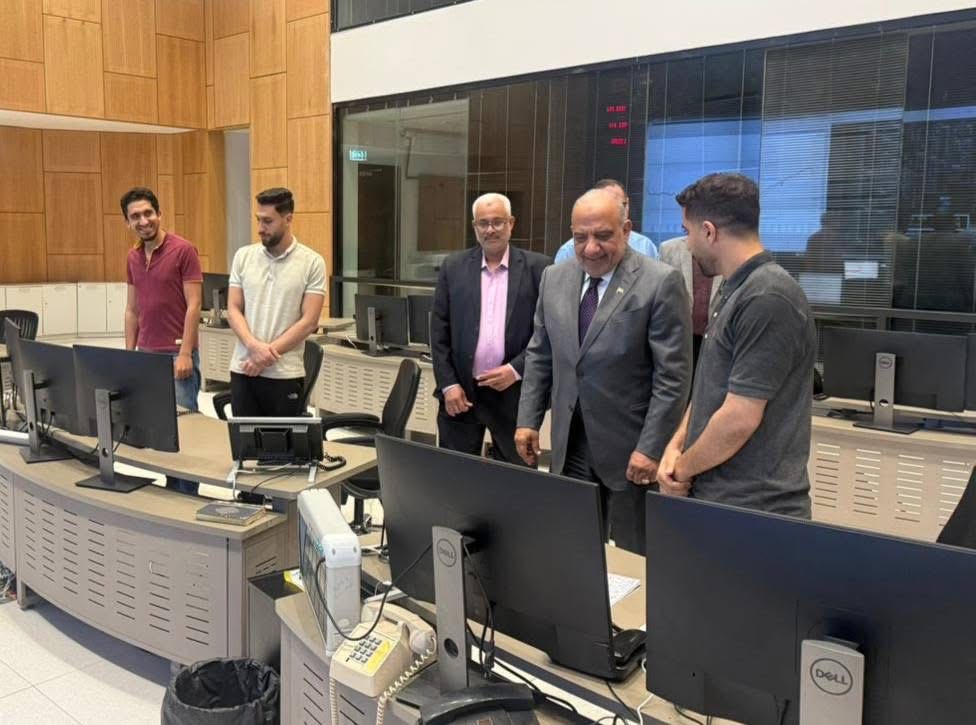 وزير الكهرباء يتابع استقرار الشبكة الموحدة