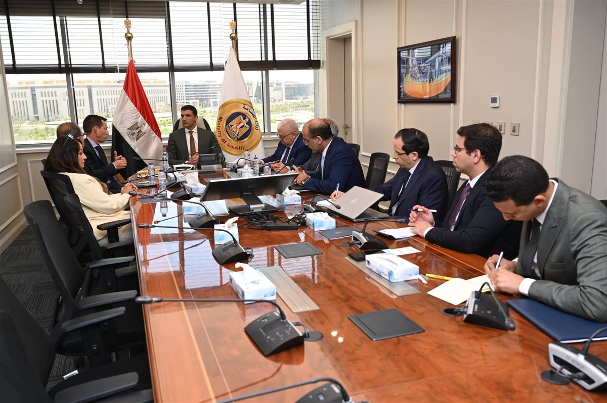 سيباستيان ريز يستعرض خطط شنايدر إلكتريك داخل مصر
