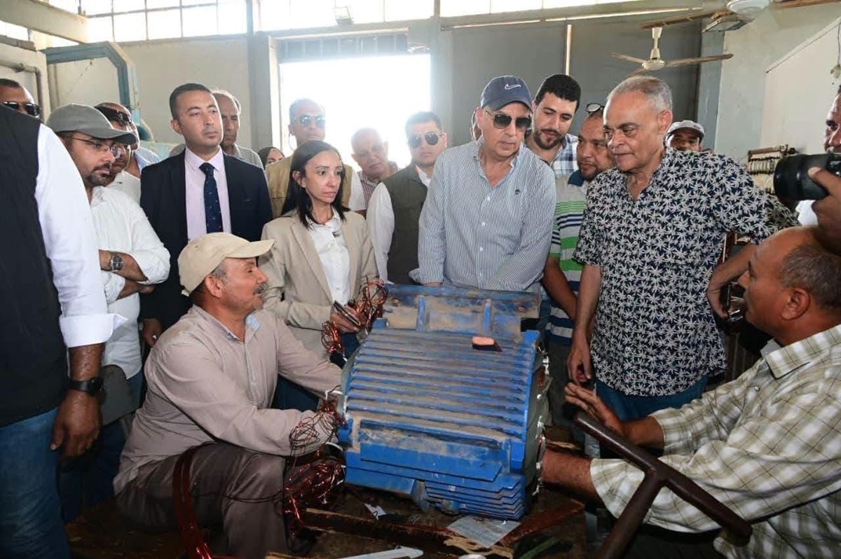 وزير الري يراجع تشغيل محطات العطف في البحيرة