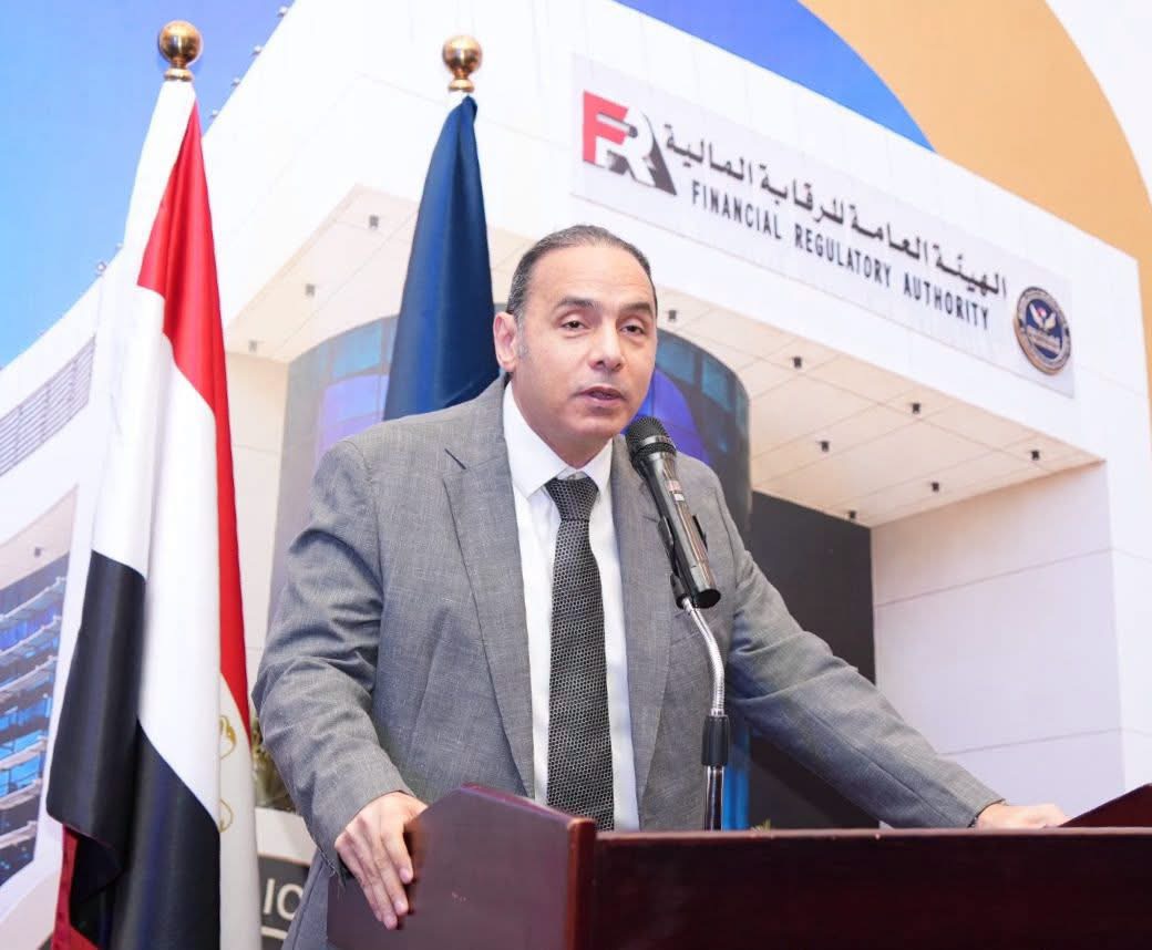 الدكتور إسلام عزام رئيس الهيئة العامة للرقابة المالية