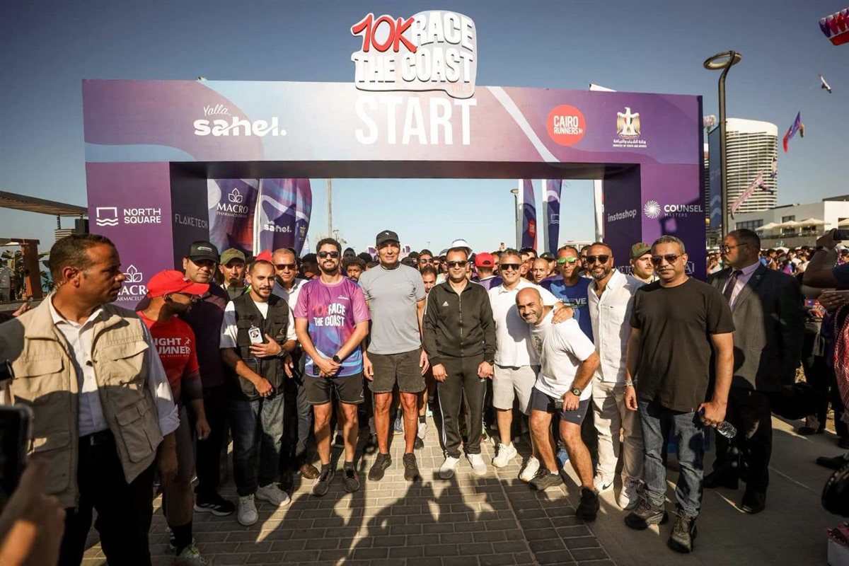 متسابقون من جنسيات مختلفة يشاركون في سباق Race the Coast
