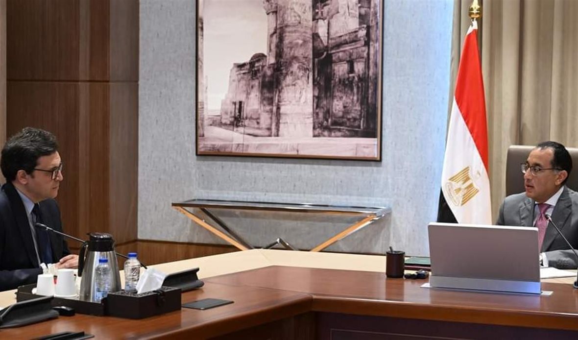 رئيس الوزراء ووزير