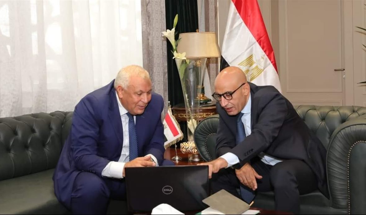 وزير التعليم ومحافظ