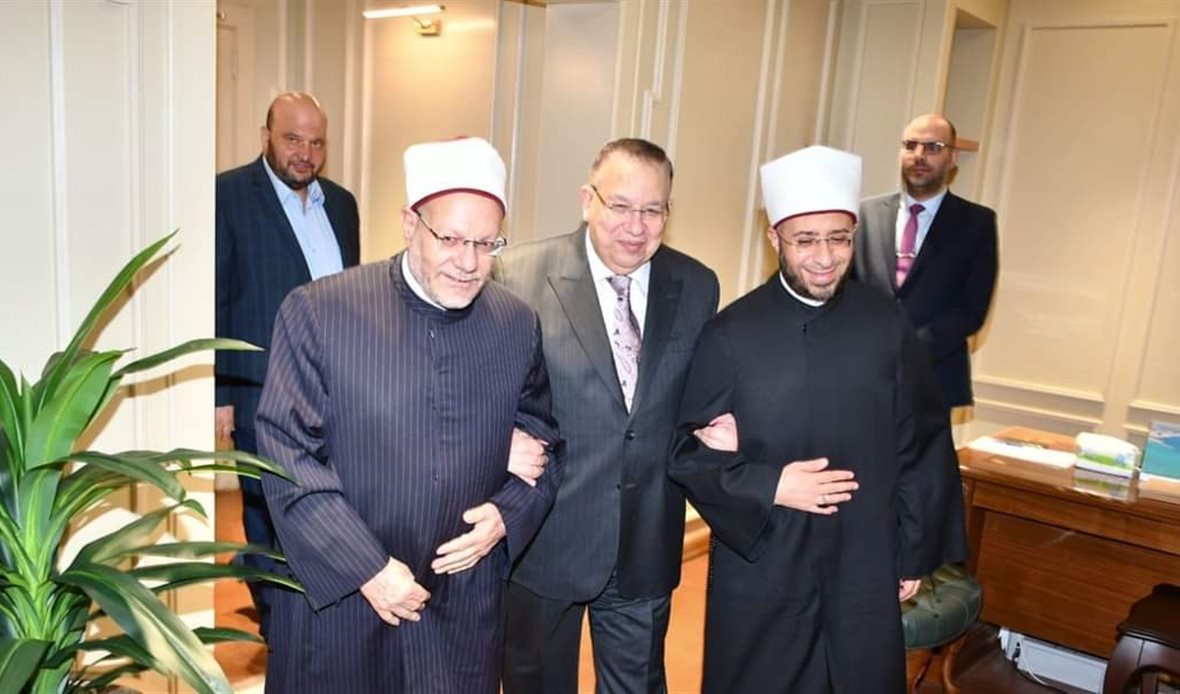 وزير الأوقاف ومفتي