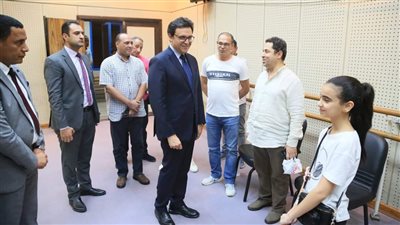 جولة مفاجئة لوزير الثقافة في المواقع الثقافية بساحة دار الأوبرا