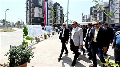 وزير الإسكان يتفقد اللمسات الأخيرة لإنهاء 672 وحدة بمشروع 