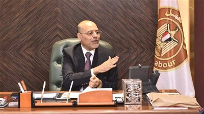 وزير العمل يوجه بصرف 200 ألف جنيه لثلاثة من العمالة غير المنتظمة ضحايا حادث الأقصر