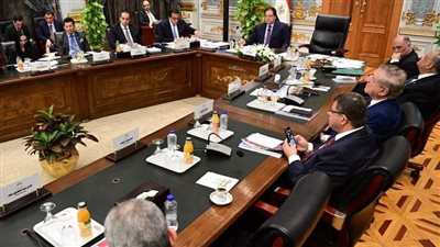 وزير الشئون النيابية: برنامج الحكومة ارتكز على تطوير البنية التحتية الصحية والتعليمية والاجتماعية