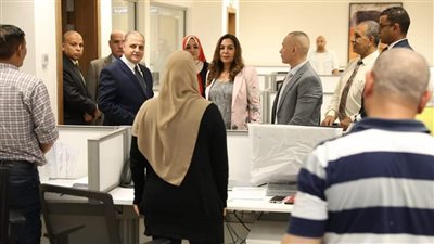 وزيرة التنمية المحلية المهندسة منال عوض تبحث مع رئيس صندوق التنمية الحضرية تنفيذ مشروعات الإسكان وتطوير المناطق العشوائية في المحافظات