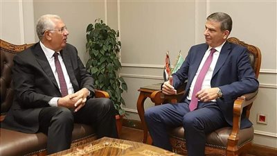 القصير يهنئ فاروق وزير الزراعة الجديد بتولي منصبه متمنياً له النجاح والتوفيق في مهمته الجديدة