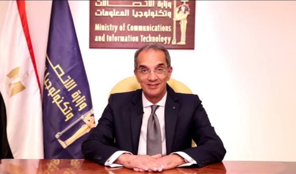 الدكتور عمرو طلعت