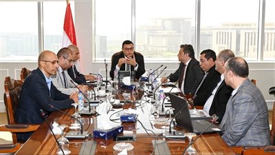 وزير الإسكان يتابع موقف تنفيذ مشروعات الشراكة مع المطورين العقاريين بـ