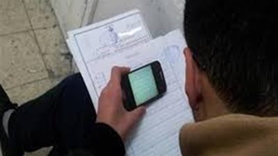 ضبط طالب بسوهاج يدير قنوات لتسريب الامتحانات على “واتساب” و”تليجرام”: اعترافات تكشف دوافع الربح المالي
