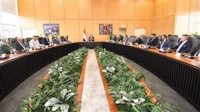 وزير الإسكان يلتقي رئيس وأعضاء مجلس إدارة غرفة صناعة التطوير العقاري