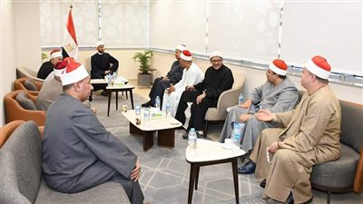 وزير الأوقاف يلتقي شيخ عموم المقارئ المصرية ونقيب القراء