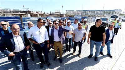وزير الإسكان يواصل جولته بمدينة العلمين الجديدة ويتفقد الموقف التنفيذى لمنشآت 