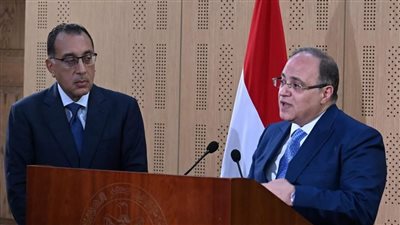 رئيس هيئة الدواء يستعرض جهود الدولة لمتابعة توافر الأدوية وضبط سوق الدواء