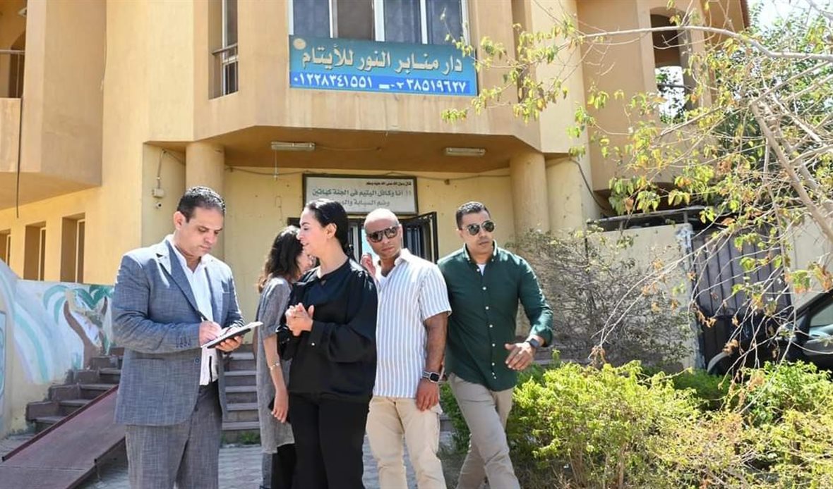 جانب من الزيارة المفاجئة