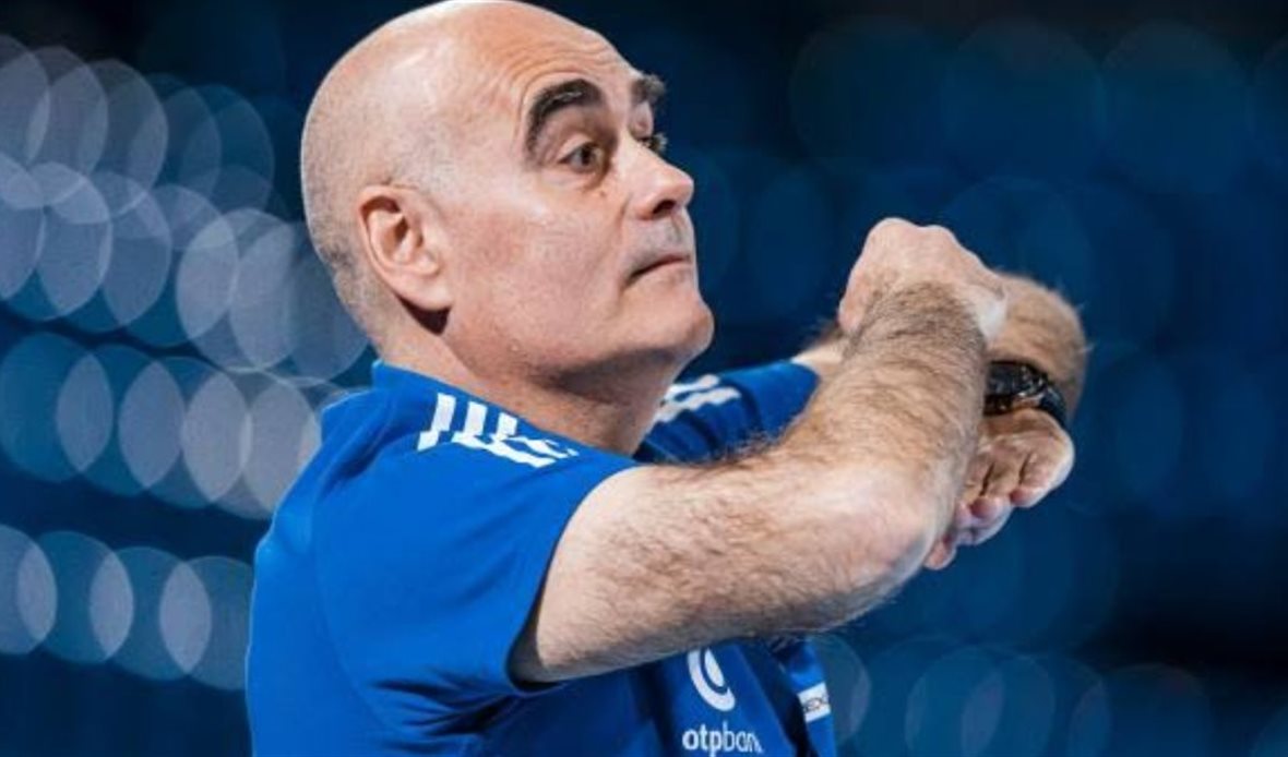 مدرب منتخب اليد
