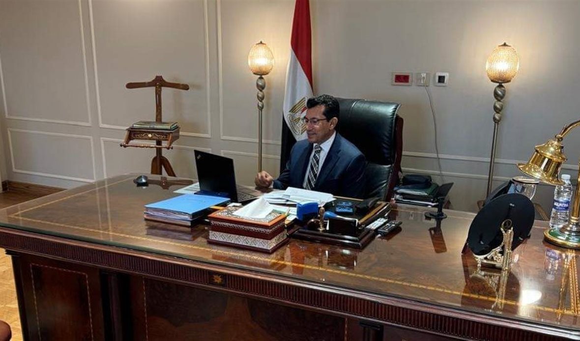 الدكتور أشرف صبحي