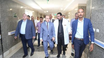 محافظ كفر الشيخ يطمئن على الخدمات الصحية في مستشفى قلين المركزي