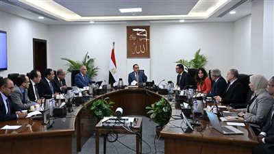 رئيس الوزراء يتابع الجهود الخاصة بتطهير مصرف 