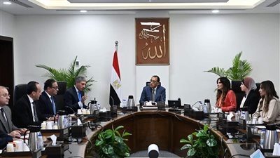 رئيس الوزراء يستعرض المسودة الأولى لاستراتيجية عمل وزارة السياحة والآثار خلال الفترة المقبلة