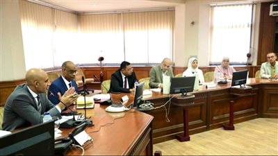 وزير التعليم يعقد اجتماعًا مع قيادات الوزارة ومستشاري المواد الدراسية 