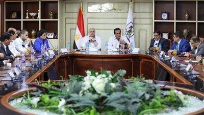 وزير الصحة ومحافظ بني سويف يعقدان اجتماعًا مع أعضاء مجلسي النواب والشيوخ