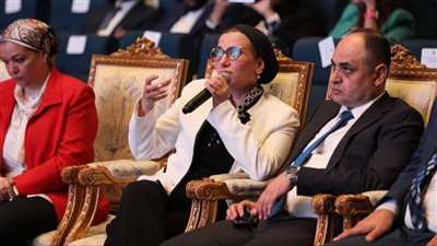 وزيرة البيئة: نسعى لابتكار مسار جديد يستهدف دعم وتمويل المشروعات الصناعية
