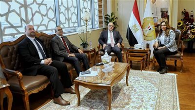 وزيرة التنمية المحلية تستقبل رئيس الهيئة العامة للرقابة المالية