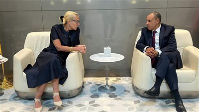 وزير الخارجية يلتقي كبيرة منسقي الأمم المتحدة للشئون الإنسانية وإعادة الإعمار في قطاع غزة على هامش زيارته إلى الدوحة