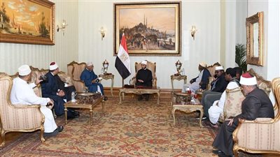 وزير الأوقاف يستقبل وفدا من كبار علماء كينيا والصومال