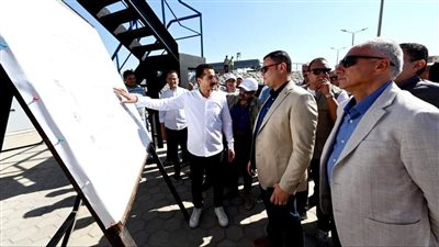 وزير الإسكان يتفقد محطة معالجة الصرف الصحي بالنوبارية الجديدة