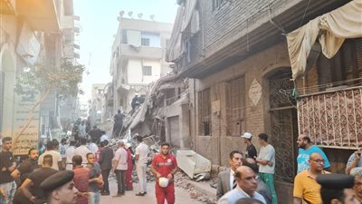 استخراج 4 جثث من أسفل أنقاض عقار والقبض على مالك شقة تسبب في انهيار عقار روض الفرج