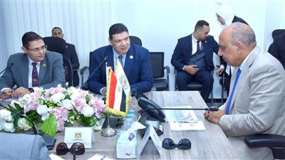 وزير الكهرباء يجتمع بقيادات هيئة المحطات النووية داخل موقع الضبعة