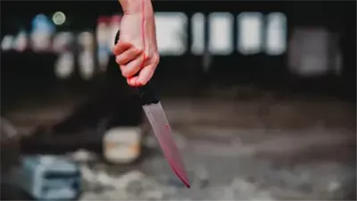 مهتز نفسيا يقتل شقيقه ويمزق جسد والدته لمنعهم له من التسول بمنطقة طرة 