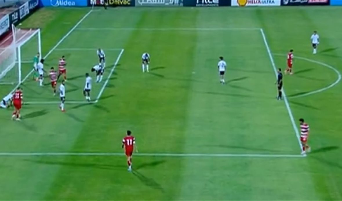 لحظة سقوط اللاعب