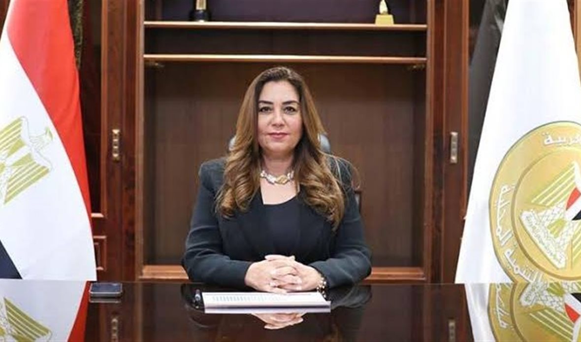 الدكتورة منال عوض