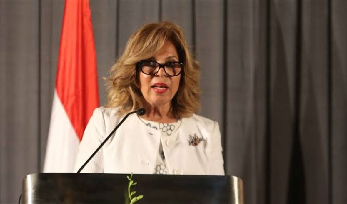 السفيرة مشيرة خطاب