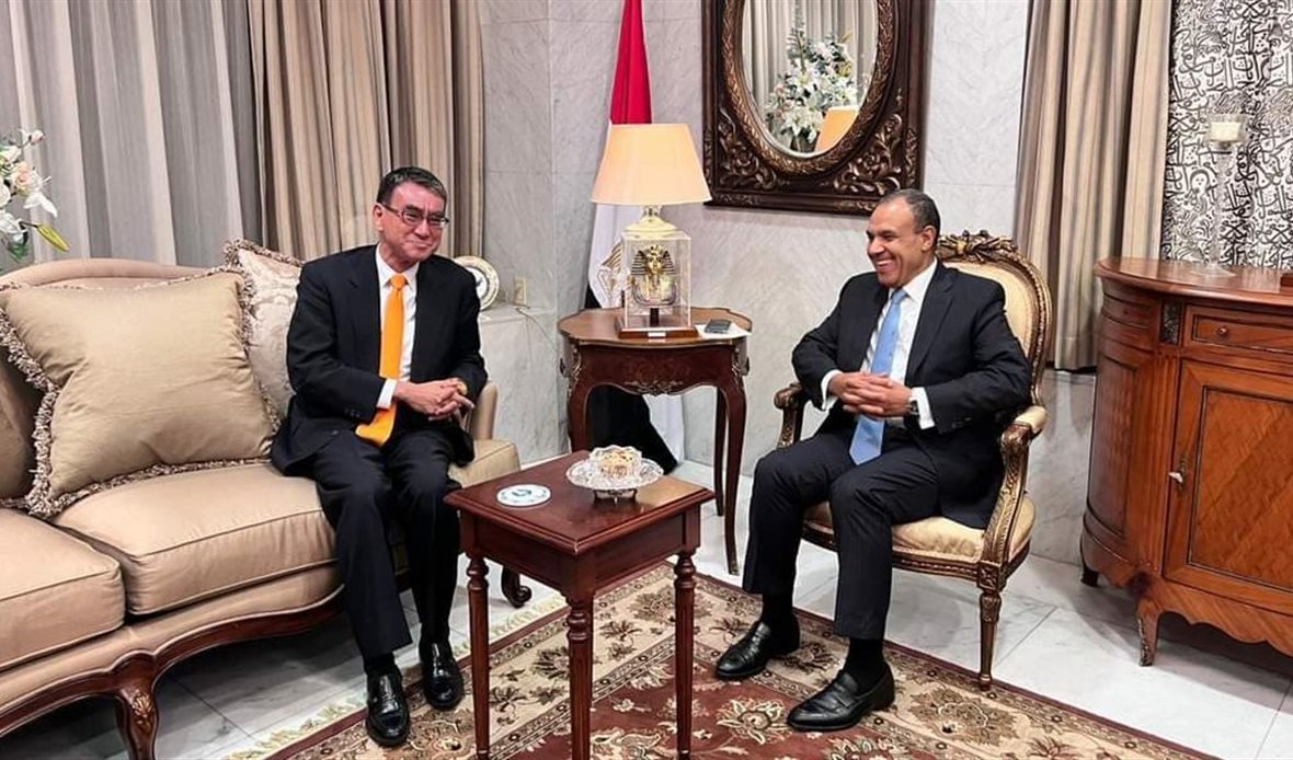 وزير الخارجية ووزير
