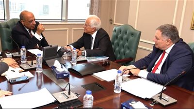 “عصمت” يبحث مع رئيس مجموعة 