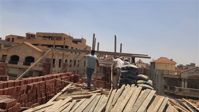 وزير الإسكان: إزالة مخالفات بناء وغلق أنشطة مخالفة بأراض وفيلات بمدينة القاهرة الجديدة