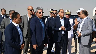 رئيس الوزراء يتفقد أعمال تطوير مدخل المنطقة الأثرية بهضبة الأهرام