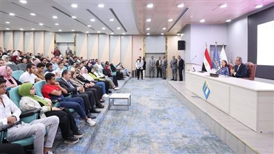 وزير الاتصالات يلتقي بأوائل الثانوية العامة بجامعة مصر للمعلوماتية