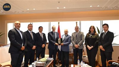 وزير الشئون النيابية يستقبل وفدًا من حزب حماة الوطن