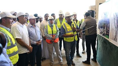 خلال زيارته لمدينة رأس الحكمة.. رئيس الوزراء يتفقد أعمال إنشاء وتنفيذ مشروع الخط الأول من شبكة القطار الكهربائي السريع